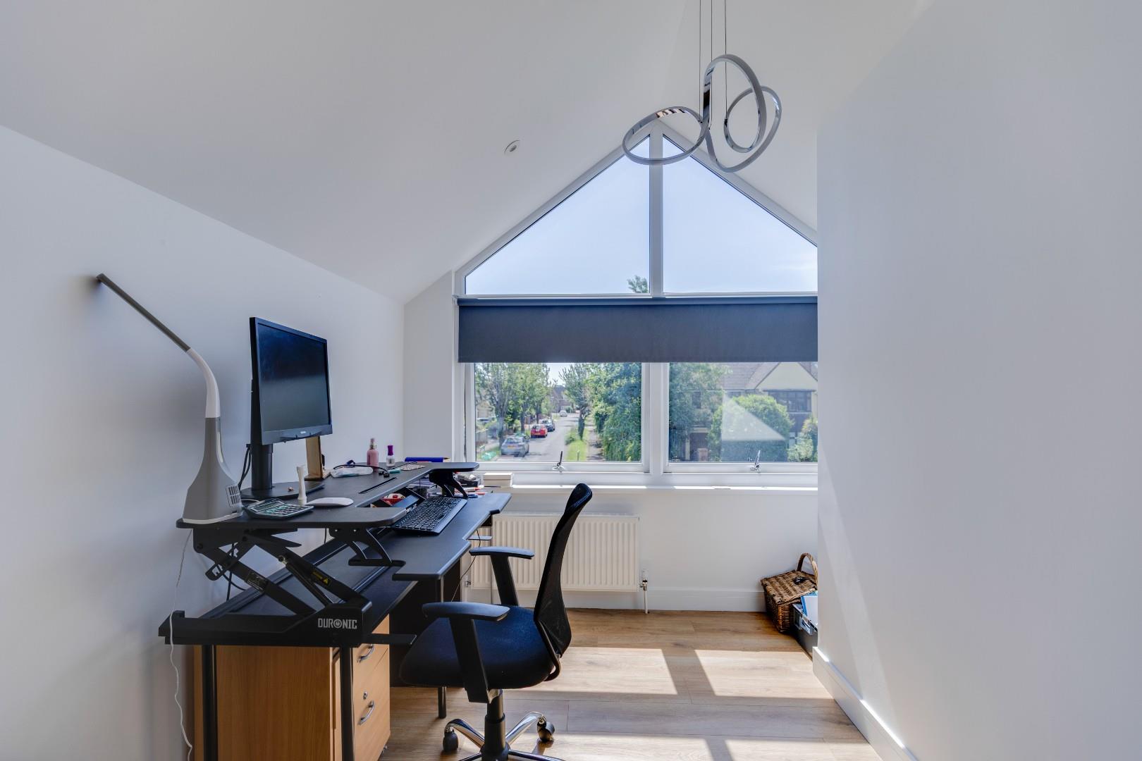 10 Evenlode Avenue, Penarth, CF64 3PD